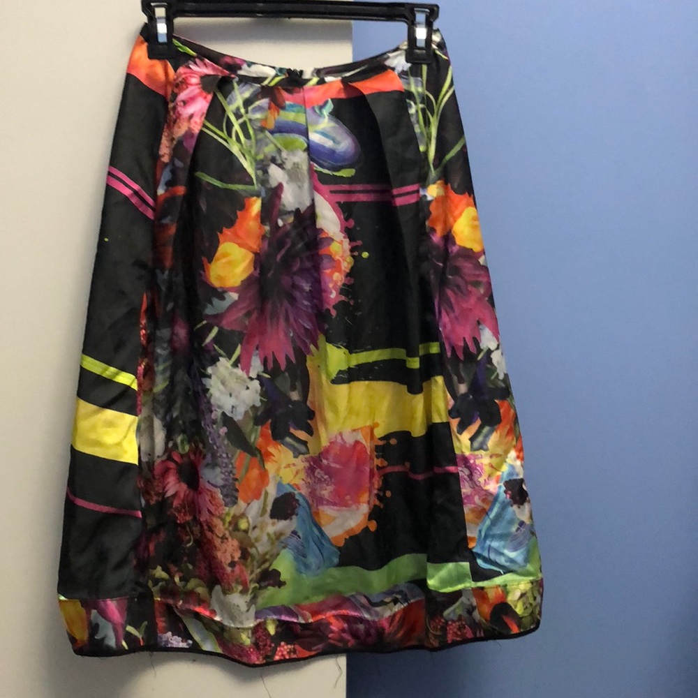 A line pleated floral art work skirt art 🖼